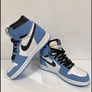 Jordan 1 Retro High OG size 9 authentic